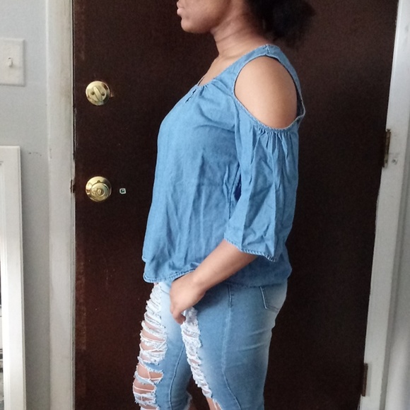 Top - Picture 2 of 3